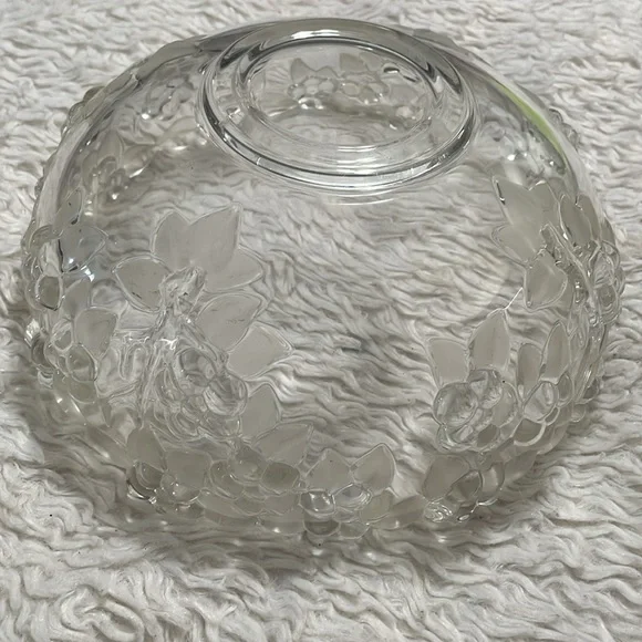 Mikasa Crystal Floral Clear Round bowl EUC - Picture 2 of 5